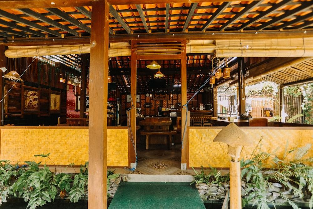 Vaccinated Staff - Oyo 1230 Kampoeng Osing Syariah Guesthouse Banyuwangi  Εξωτερικό φωτογραφία